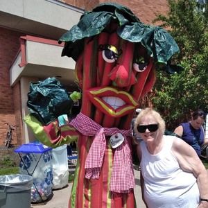 Meet your Posher, Pauline